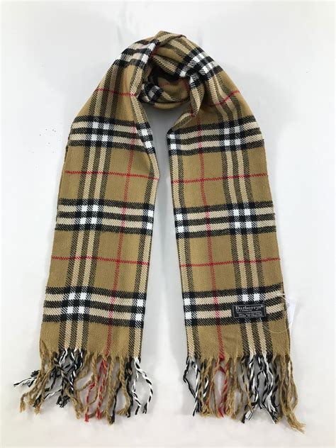 burberry wool scarf.